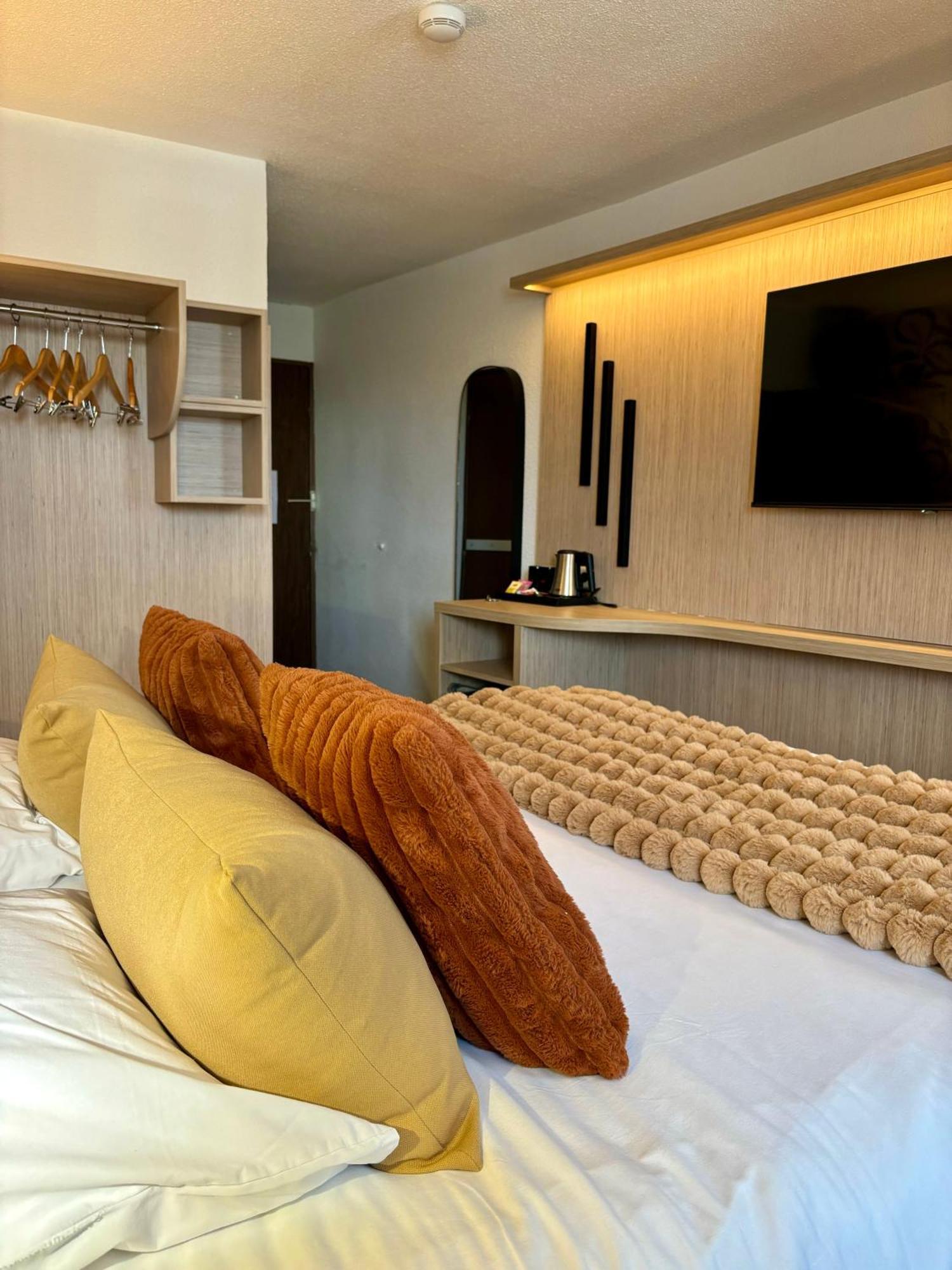 Ambassadeur Hotel - Cherbourg Port De Plaisance Εξωτερικό φωτογραφία