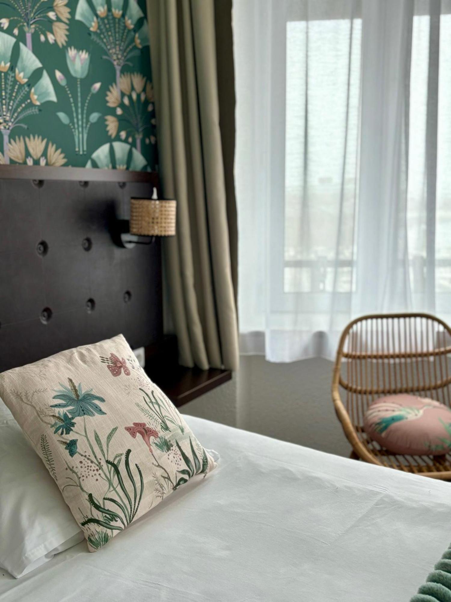 Ambassadeur Hotel - Cherbourg Port De Plaisance Εξωτερικό φωτογραφία