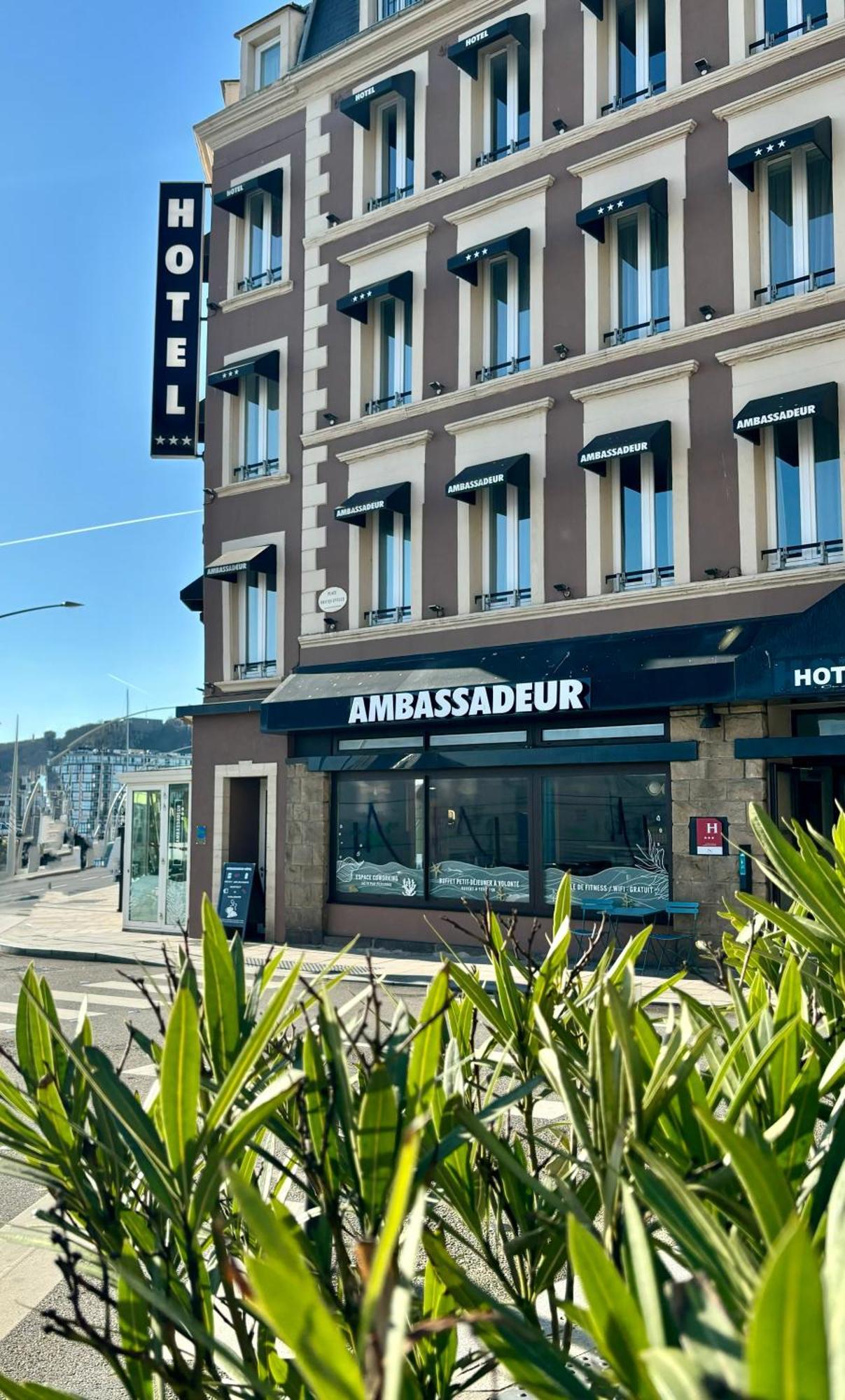 Ambassadeur Hotel - Cherbourg Port De Plaisance Εξωτερικό φωτογραφία